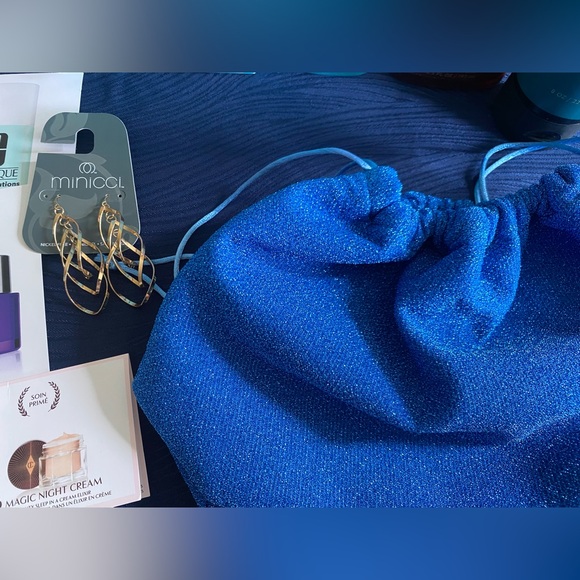 Beauty Bundle: Tula Skincare, Tote, Minis, Earrings, Etc. - Picture 5 of 7